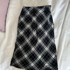 Chic Black and White Plaid Skirt